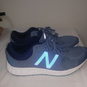 Mens running shoes